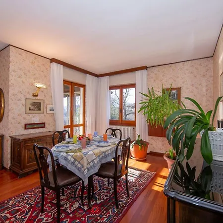 Sleeps 4 * Arizzano
